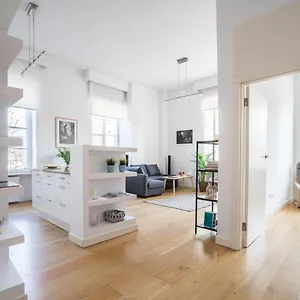 Apartment Old Town Heart Vii - Thebarbican, Warschau